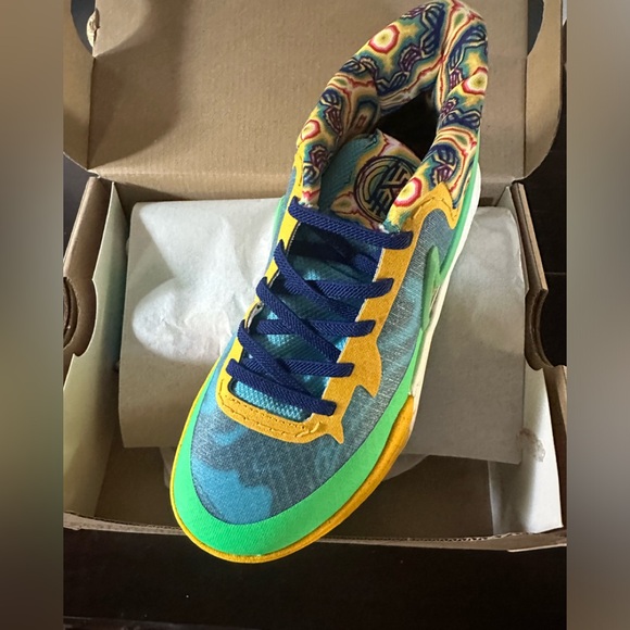 Youth Nike Kyrie 8 GO SE Baltic Blue Multi-Colored Sneakers - Picture 2 of 3